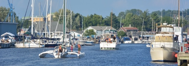 south haven harbor boats
